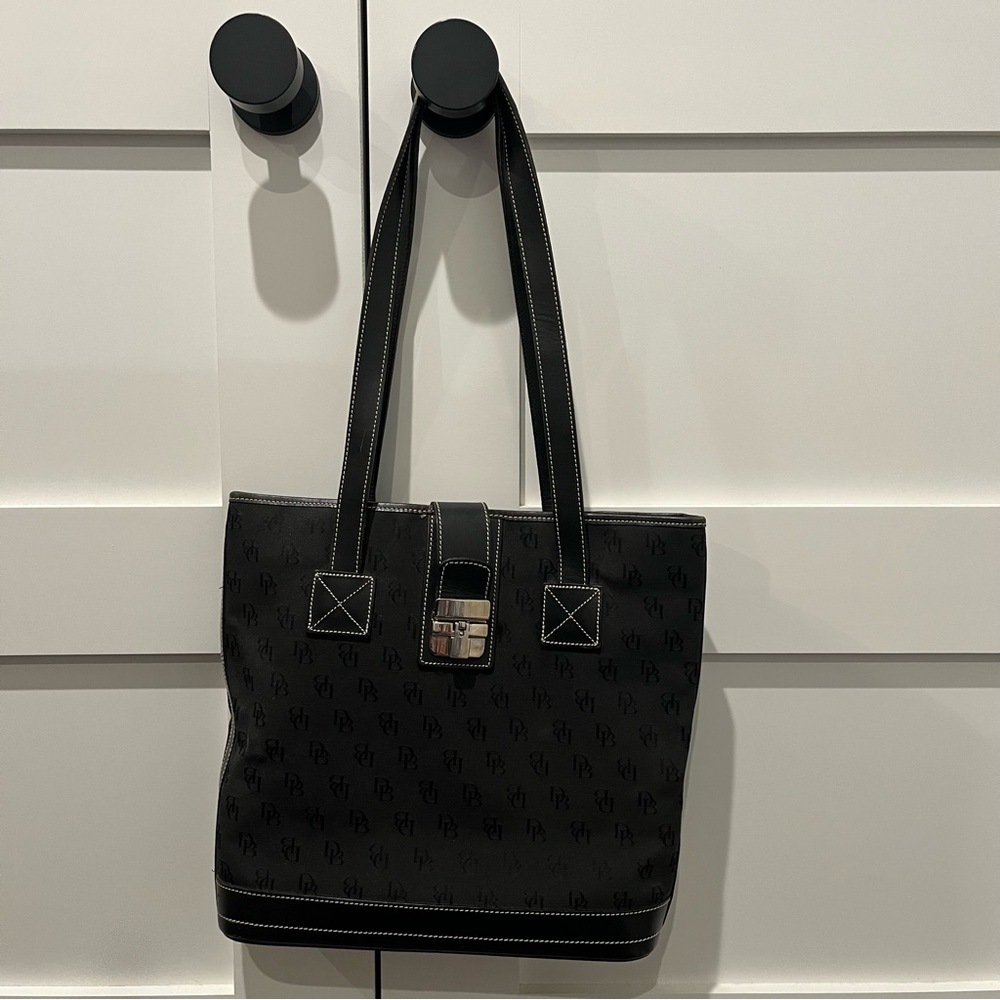 Classic Dooney & Burke Purse - Signature Medium Shopper